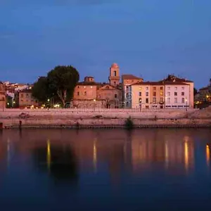 A Pied Du Centre Avec Place De Parking Appartement Arles